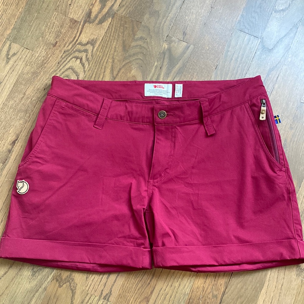 Womens Fjallraven Abisko Hiking Shorts size US 30-31 EU 40 color Plum
